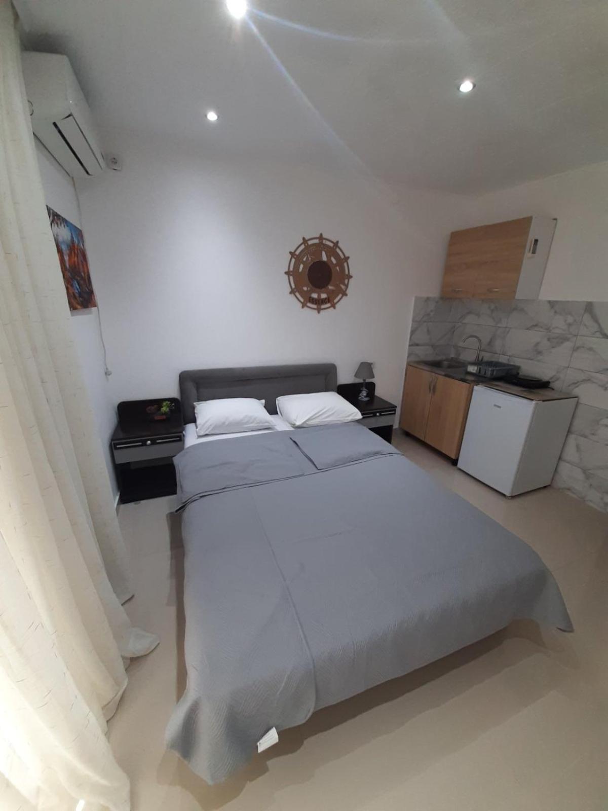 Becic Apartments Улцин Екстериор снимка