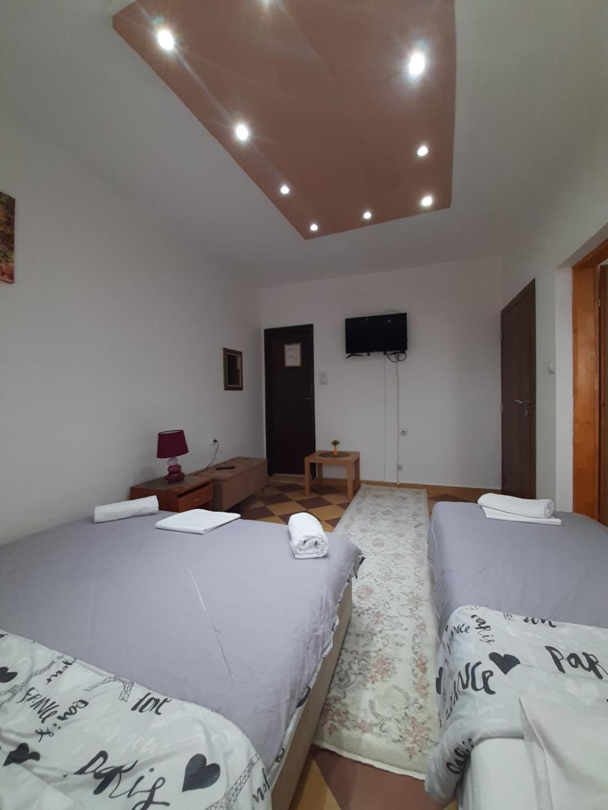 Becic Apartments Улцин Екстериор снимка